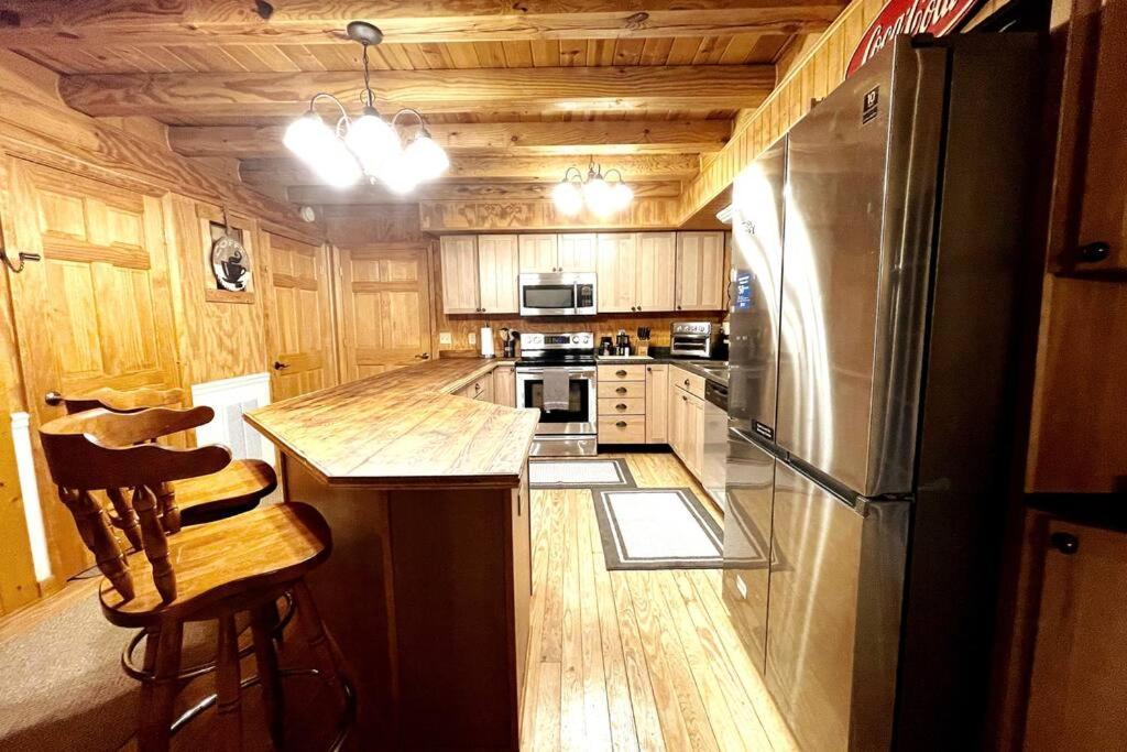 One Of A Kind Rustic Log Cabin Near Bryce Resort - Large Game Room - Fire Pit - Large Deck - Bbq Basye Exteriör bild